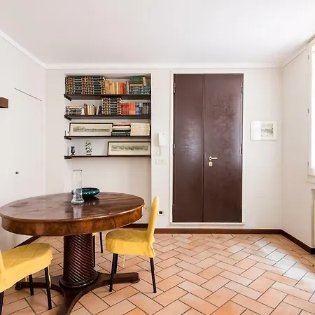 Petroni, Interno 3 *