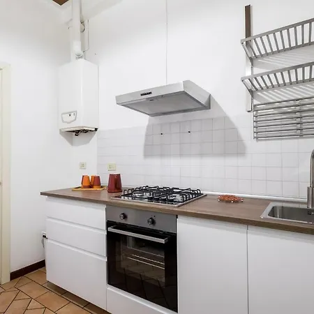 Petroni, Interno 3 *