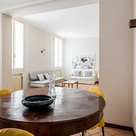 Petroni, Interno 3 Apartamento