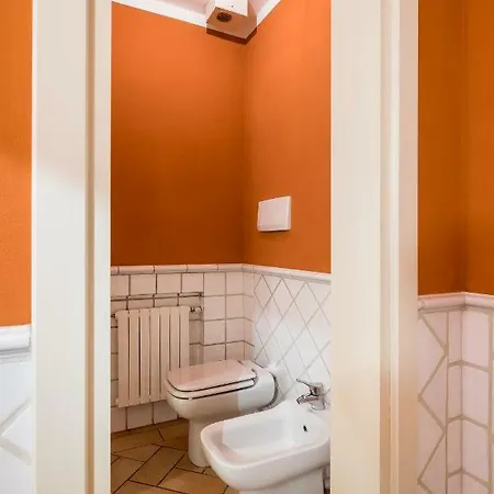 Petroni, Interno 3 Appartement