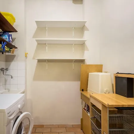 Petroni, Interno 3 *